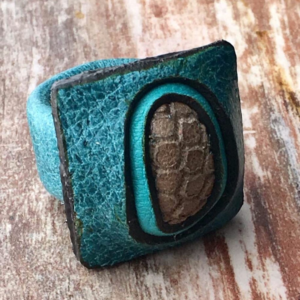Turquoise & brown leather ring